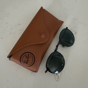 Ray-Ban Black Round Metal Legend Gold Sunglasses with Brown Case
